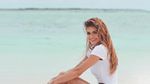 Pacar Loris Karius & Pantai-pantai Cantik yang Dikunjunginya