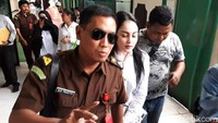Belum lama ini ramai berita dirinya melakukan perawatan di penjara.