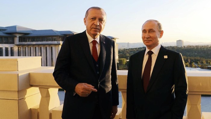 Turkish President Tayyip Erdogan and his Russian counterpart Vladimir Putin attend a meeting in Ankara, Turkey April 3, 2018. Sputnik/Mikhail Klimentyev/Kremlin via REUTERS ATTENTION EDITORS - THIS IMAGE WAS PROVIDED BY A THIRD PARTY.