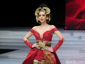 Foto: 25 Kebaya Modern Anne Avantie Terbaru 2018