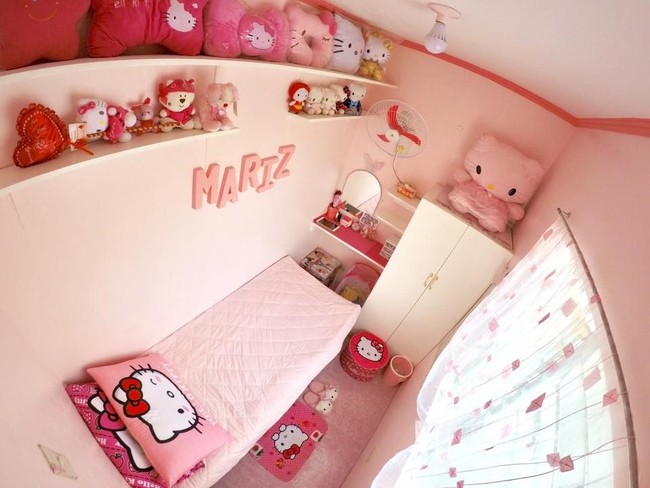 Aku selalu menyuruh dia merapikan kamarnya yang penuh dengan barang-barang peninggalan mendiang ayahnya. Tapi dia selalu mengelak, tulis Giearson. Foto: Facebook /Giearson Agapito Genova