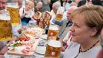 Angela Merkel, Wanita Paling Berpegaruh di Dunia Ternyata Doyan Makan Kebab