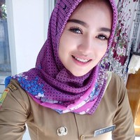 Ini penampilan Oza ketika mengenakan hijab. Cantik ya? Foto: Instagram