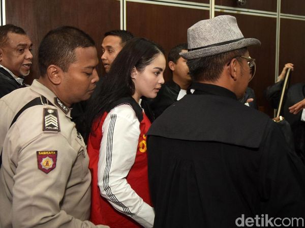 Disebut Perawatan di Penjara, Jennifer Dunn Makin Cantik?