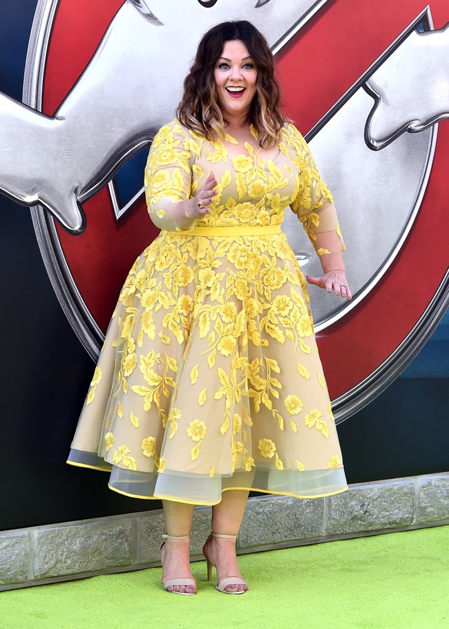 Berat badan rupanya juga menjadi penghalang bagi Melissa McCarthy mendapatkan gaun dambaannya untuk dipakai di Oscar beberapa tahun lalu. Aku tidak berhasil menemukan satu desainer pun yang mau memberikanku gaun. Ada enam desainer yang semuanya terkenal. Mereka semua menolak, ungkap bintang Ghostbuster itu kepada majalah Redbook. (Foto: Getty Images)