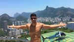 Ladies, Ini Pilot Ganteng yang Sixpack dan Suka Traveling