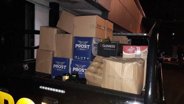 Razia Miras di Depok, 1.500 Botol Disita Polisi Razia Miras di Depok, 1.500 Botol Disita Polisi