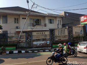 Hujan Badai Terjang Sukabumi, Jaringan Listrik Sempat Gangguan