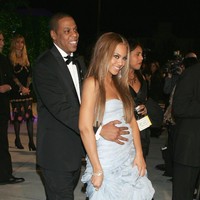 Semasa pacaran, Beyonce dan Jay tak segan memamerkan kemesraan mereka. Ini foto keduanya saat menghadiri after-party Oscars yang digelar Vanity Fair 2005 lalu. Foto: Getty Images