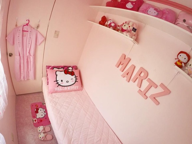 Giearson Agapito Genova jadi viral karena aksinya yang super romantis untuk sang kekasih di hari jadian mereka. Foto: Facebook /Giearson Agapito Genova