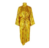 Tak sulit untuk jadi pusat perhatian ketika pakai gaun glitter emas dari Gucci ini. Dress berbahan sutra ini juga pernah dipakai Cate Blanchett di karpet merah. Yang satu ini dijual US$ 12.900 atau Rp 177 juta. Foto: Ist.