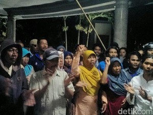 Usai Pertemuan Tertutup, Warga Temon Tinggalkan Kantor PLN