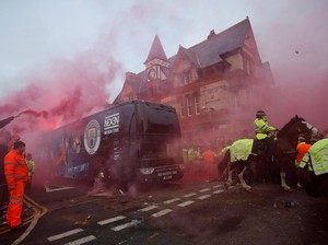 Guardiola Tak Paham Kenapa Bus City Diserang