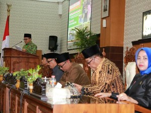 Bupati Anas Sampaikan Capaian Kerja Pemerintah di LKPJ 2017
