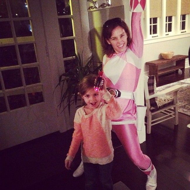 Amy Jo Johnson menikah dengan Olivier Giner pada Agustus 2009. Dari pernikahannya, Amy dikaruniai satu putri. Foto: Instagram