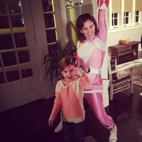 Amy Jo Johnson menikah dengan Olivier Giner pada Agustus 2009. Dari pernikahannya, Amy dikaruniai satu putri. Foto: Instagram