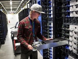 Pengguna Internet Meningkat, Perlu Kah RI Bangun Data Center Sendiri?