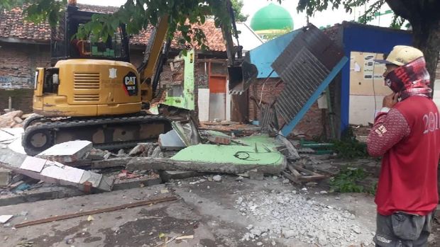 Normalisasi Saluran, 321 Bangunan Liar Ditertibkan Selama Triwulan I