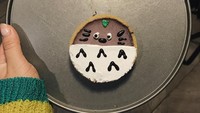 Bikin gemas! Kok unggahan Marsha bikin pengen ya. Kue berbentuk Totoro yang menggemaskan jadi camilan Marsha kali ini. Foto: Instagram @aruanmarsha