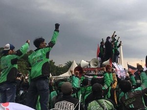 Posisi Pengemudi dalam Industri Transportasi Online