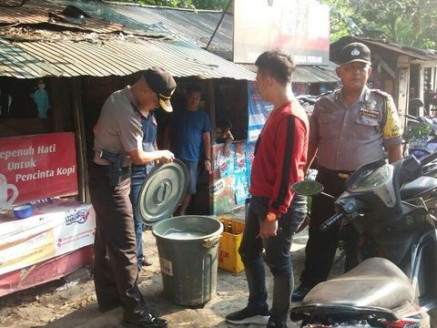 Ratusan liter tuak juga disita