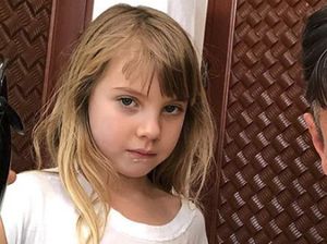 Lucu Nih, Saat Putri Penyanyi Pink Menato Perut Adiknya