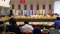 Acara ini dihadiri perwakilan parpol dan masyarakat.