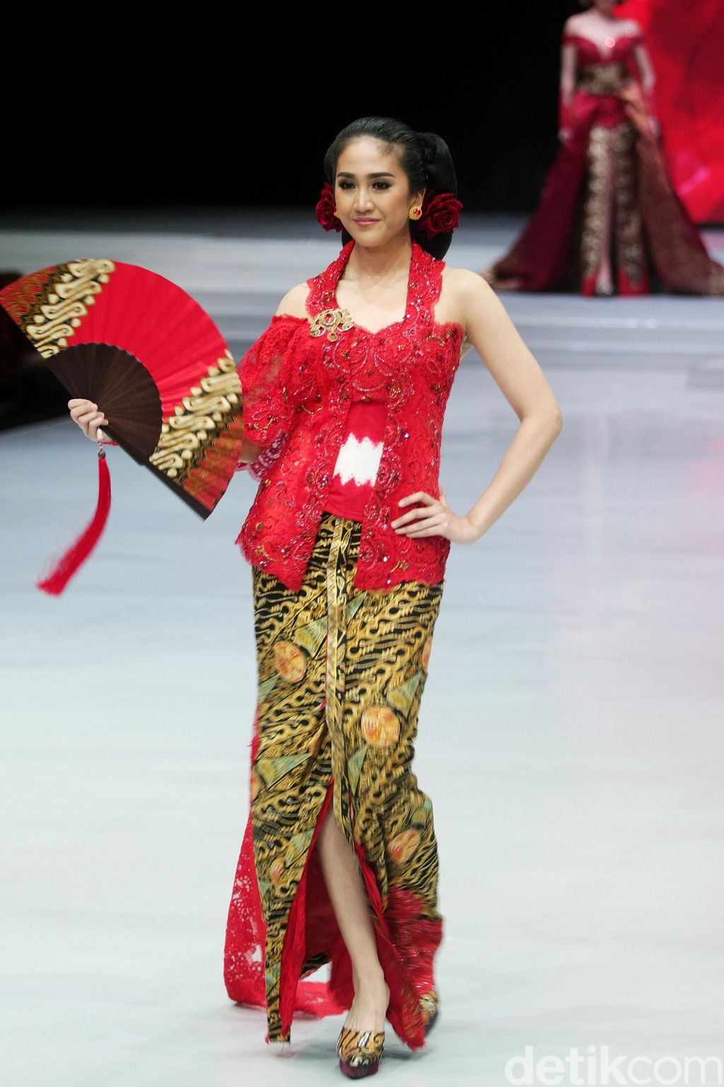 Rancangan kebaya Anne Avantie di IFW 2018