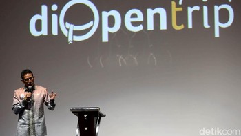 Sandiaga memberikan sambutan.