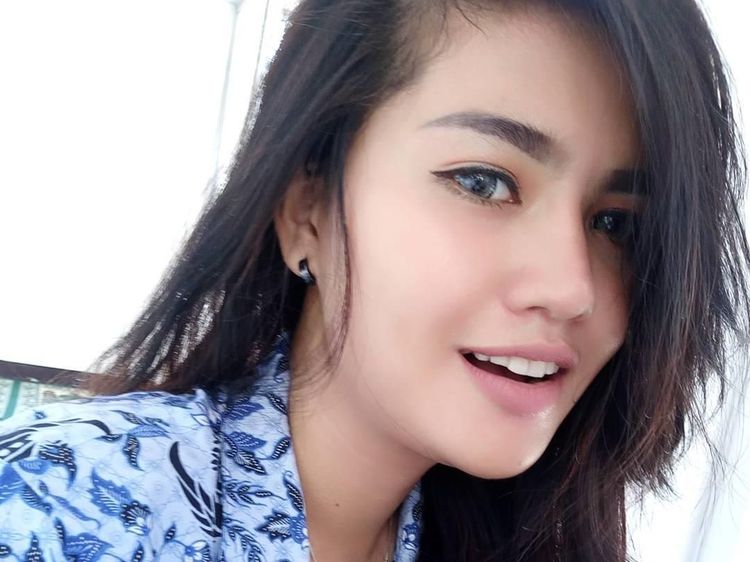 Cantiknya Oza Moza, PNS Asal Karawang yang Hobi Kulineran