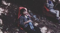 Kini Mumuk menjadi teman kerja Sarah Sechan. Foto: Dok. Instagram/mumukgomez