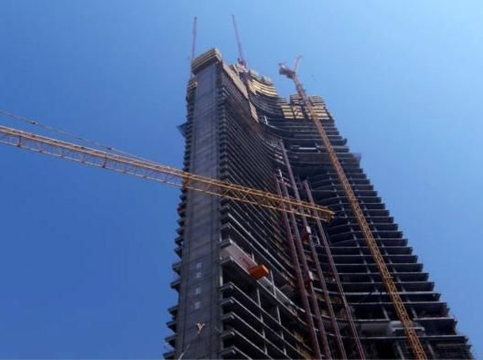 Calon gedung tertinggi dunia, Jeddah Tower, diprediksi rampung 2020. Menara yang terletak di Arab Saudi ini menjulang 1 km.