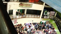 Eskalator di plaza tersebut juga sudah tak berfungsi.