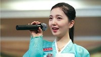 Wanita kelahiran 1992 itu bekerja di sebuah restoran di Siem Reap, Kamboja. (Dok. Iamissue.com)