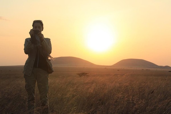 Di Afrika, Nadya mengatakan kekagumannya akan keindahan dari benua hitam. Ia pun tidak dapat berkata-kata saat melihat keindahan Gunung Kilimanjaro di sana (nadyahutagalung/Instagram) Di Afrika, Nadya mengatakan kekagumannya akan keindahan dari benua hitam. Ia pun tidak dapat berkata-kata saat melihat keindahan Gunung Kilimanjaro di sana (nadyahutagalung/Instagram)