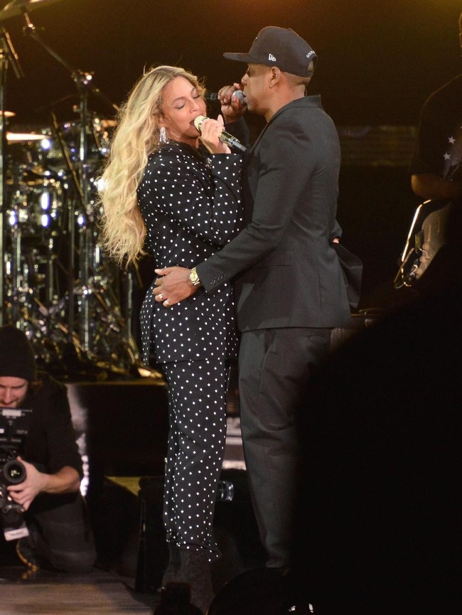 Bagaimana pun juga, Beyonce dan Jay Z adalah pasangan biasa yang tak luput dari permasalahan rumah tangga. Hal itu diakui Jay Z dalam sebuah wawancara. Namun cinta tetap membuat mereka bersatu. Foto: Getty Images