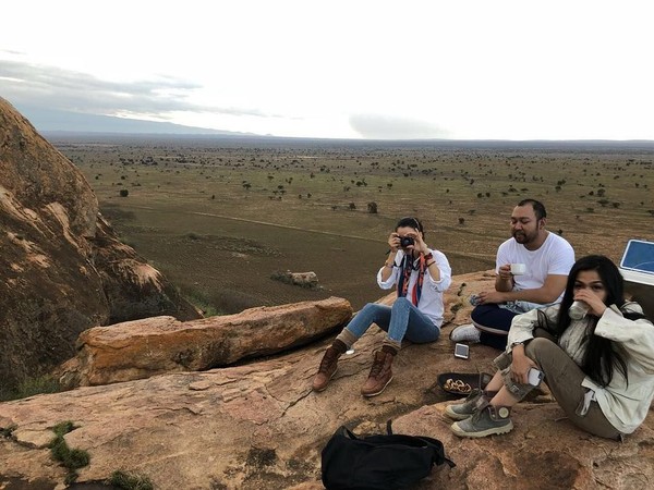 Selain Botswana, Nairobi di Kenya pun menjadi salah satu destinasi yang pernah didatangi Nadya dan timnya. Ada misi yang dibawanya saat bepergian ke Afrika (nadyahutagalung/Instagram) Selain Botswana, Nairobi di Kenya pun menjadi salah satu destinasi yang pernah didatangi Nadya dan timnya. Ada misi yang dibawanya saat bepergian ke Afrika (nadyahutagalung/Instagram)