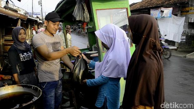Sarapan Nasi Megono Gratis Tiap Jumat untuk Duafa di Pekalongan
