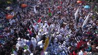 Lautan Massa Demo Sukmawati di Depan Bareskrim