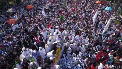 Potret Gelombang Aksi Demo Sukmawati di Berbagai Daerah