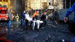 Foto: Petugas Evakuasi Korban Kebakaran di RS Taksim Istanbul