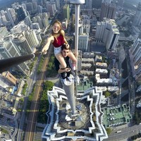 Pacar Angela Nikolau, Ivan Kuznetsov juga banyak membagi foto dan selfie di tempat ketinggian dalam akun Instagramnya. Foto: Instagram angela_nikolau/ beerkus/__elevation__