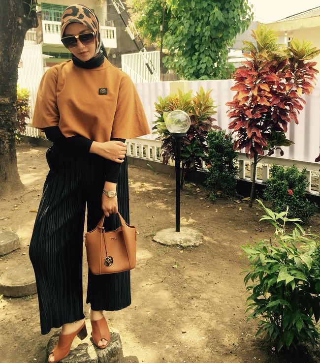 Memiliki banyak fans hingga punya banyak followers di Instagram, Muvida Pratiwi pun sering mendapat endorsement dari beberapa online shop. Foto: Instagram