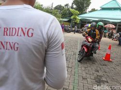 Driver Uber Menyerahkan Diri Gabung Grab