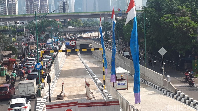 Uji Coba Underpass Mampang Diundur Jadi 11 April Uji Coba Underpass Mampang Diundur Jadi 11 April