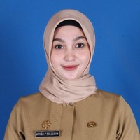 Di foto resmi dengan make up minimalis ini, akun Instagram bernama @atenrhii11 berkomentar, Mirip sama Ariel Tatum ya. Foto: Instagram