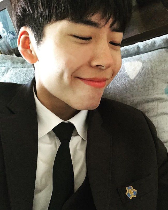 Ini senyum manis Kim Min Seo. Mirip kan dengan Park Bo Gum? Foto: Instagram