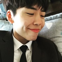 Ini senyum manis Kim Min Seo. Mirip kan dengan Park Bo Gum? Foto: Instagram