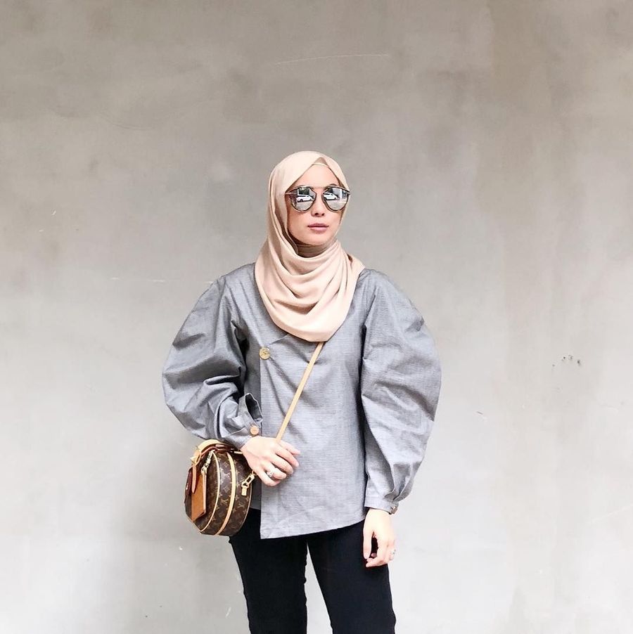 Gaya Mewah Vivy Yusof Hijabers Yang Dihujat Karena Mukena Palsu