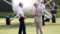 Pangeran Charles berkunjung ke Pulau Lady Elliot, Queensland, Australia, pada Jumat (6/4/2018) ini. (Foto: Dok. REUTERS/Phil Noble)